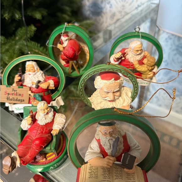 Vintage Santa Claus Holiday Ornaments Set - Green and Red